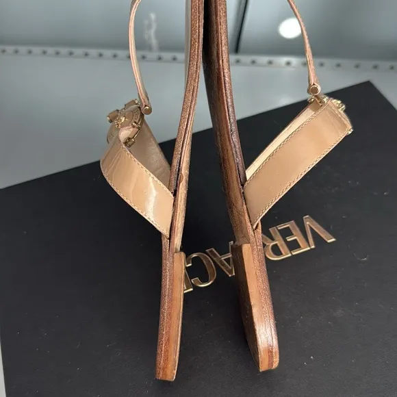 ✨✨Versace Medusa Nude Thong Sandals ✨✨