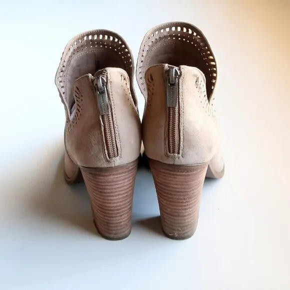 Vince Camuto Beige Suede Leather Block Heel Ankle Boots / Booties Size 9