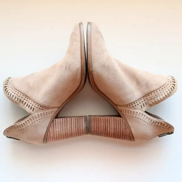 Vince Camuto Beige Suede Leather Block Heel Ankle Boots / Booties Size 9
