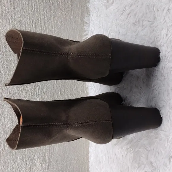 Vince Camuto Brown Suede Leather Pointed Toe High Block Heel Slip On Ankle Boot