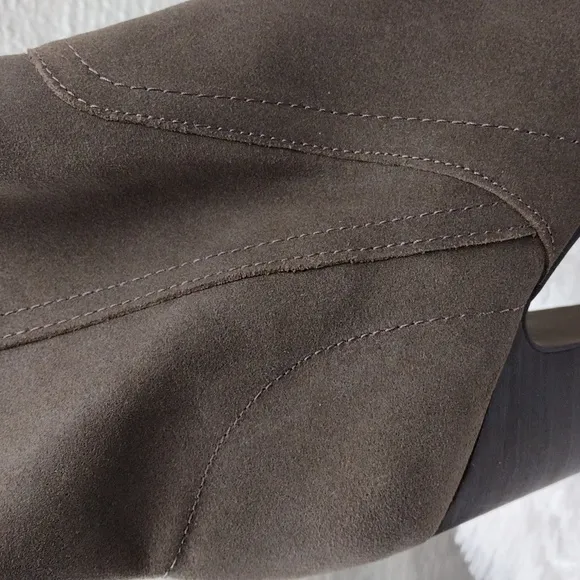 Vince Camuto Brown Suede Leather Pointed Toe High Block Heel Slip On Ankle Boot