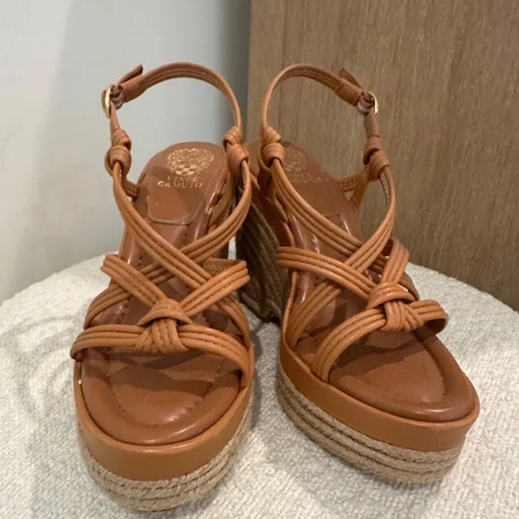 Vince Camuto Delyna