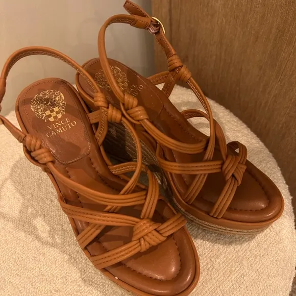 Vince Camuto Delyna