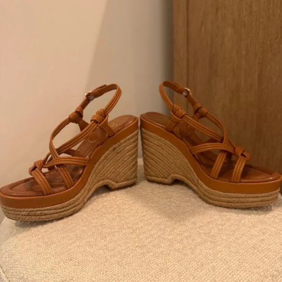 Vince Camuto Delyna