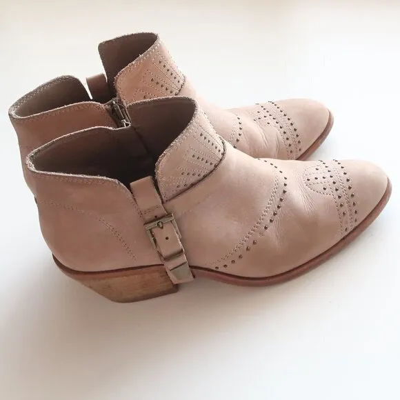 Vince Camuto Dorintina Genuine Leather Riveted Western Ankle Boots / Booties