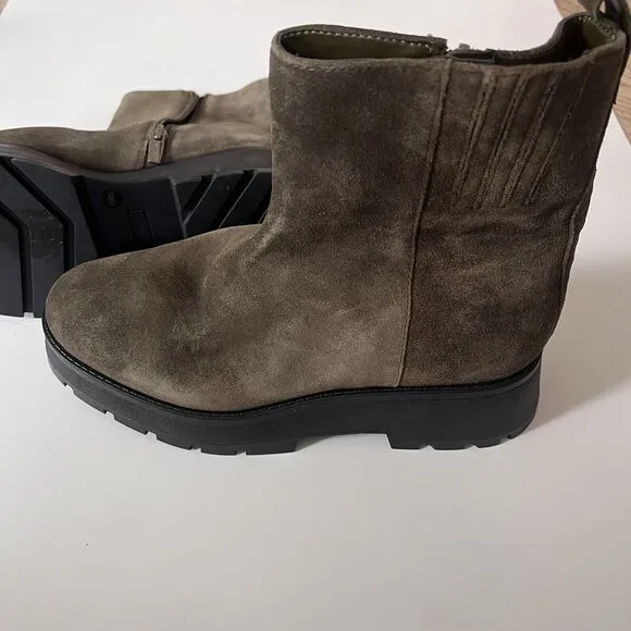 Vince Camuto Green Suede Neframes Zipper Block Heel Ankle Boots Size 8.5M