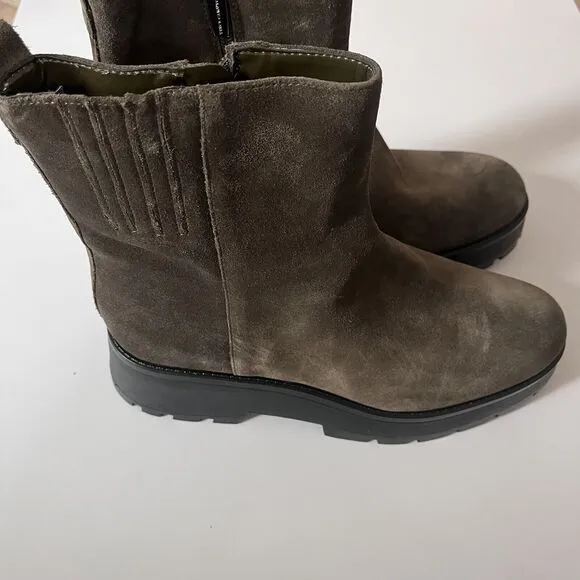 Vince Camuto Green Suede Neframes Zipper Block Heel Ankle Boots Size 8.5M