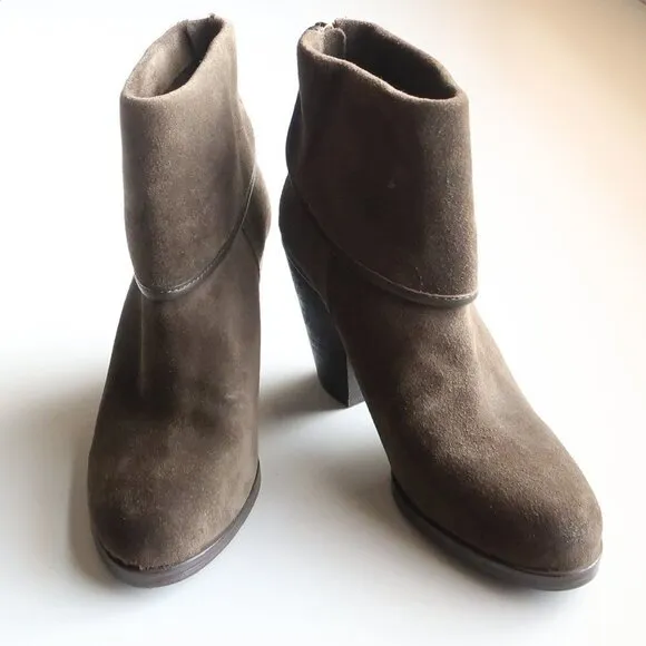 Vince Camuto Hamilton Green Suede Leather Block Heel Ankle Boots Booties 7.5