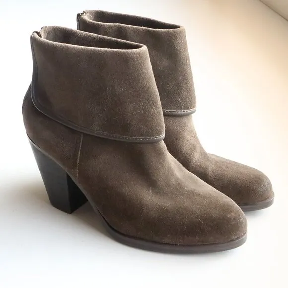 Vince Camuto Hamilton Green Suede Leather Block Heel Ankle Boots Booties 7.5