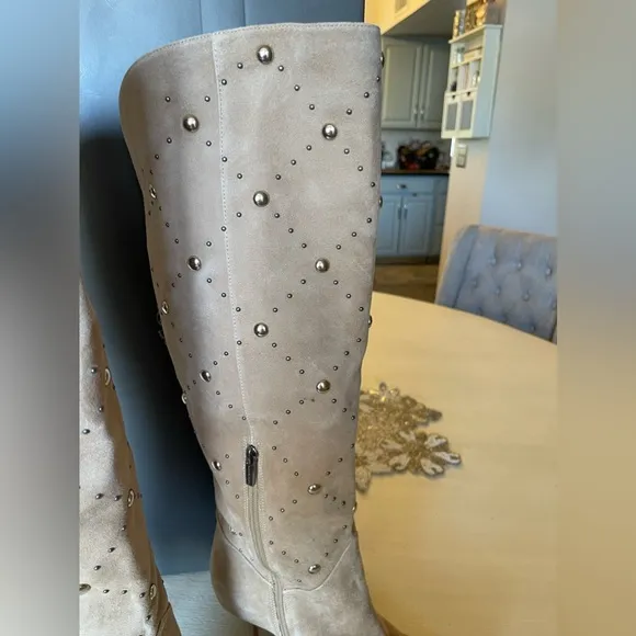 Vince Camuto size 5.5 stunning beige tan suede boots with studs throughout