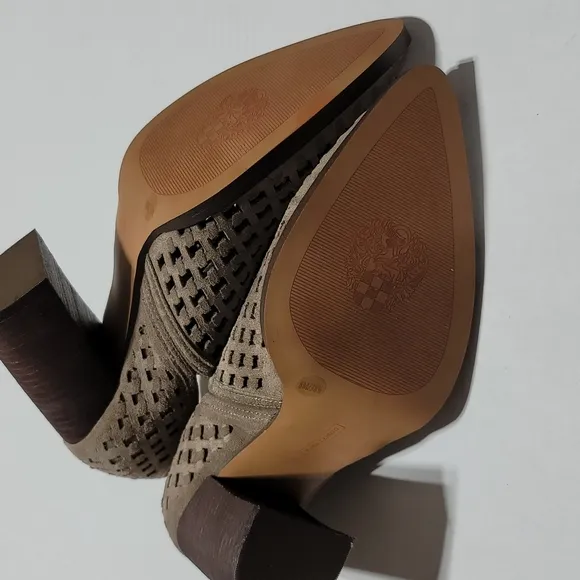 VINCE CAMUTO TAN SUEDE ANKLE BOOTS BOHEMIAN SOUTHWESTERN POINTY TOE BOOTIES 8M
