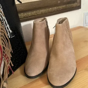 Vince Camuto Vionic Technology Footbed Sole Tan Suede Ankle Boots