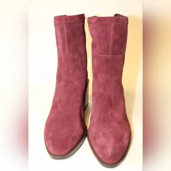 Vince Camuto Womens Size 7.5 M 38 Kortimy Red Suede Back Zip Heeled Ankle Boots