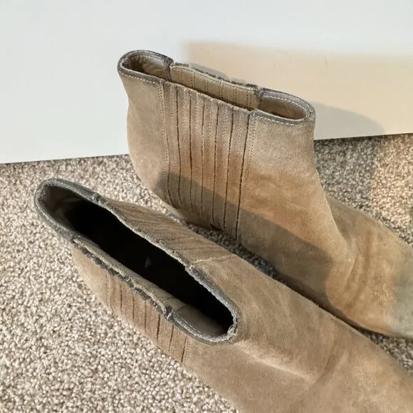 Vince Haider Suede Leather Rounded Toe Block Heel Booties Pull On Boots Size 8.5