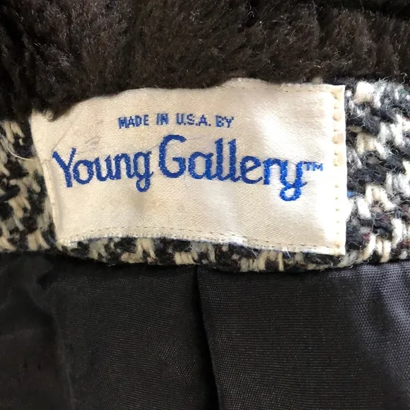 Vintage 1980s Young Gallery Short Sleeve Wool twill coat faux fur collar Small