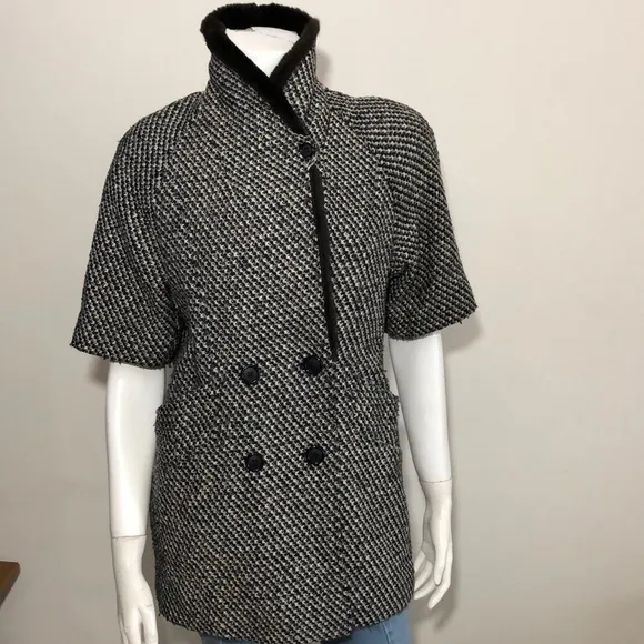 Vintage 1980s Young Gallery Short Sleeve Wool twill coat faux fur collar Small