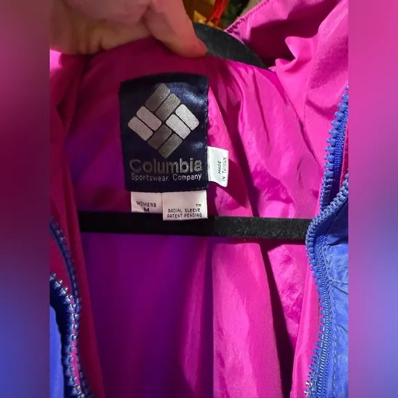 Vintage 90’s Columbia women's Bugaboo blue &amp; pink windbreaker snowsuit. Size M