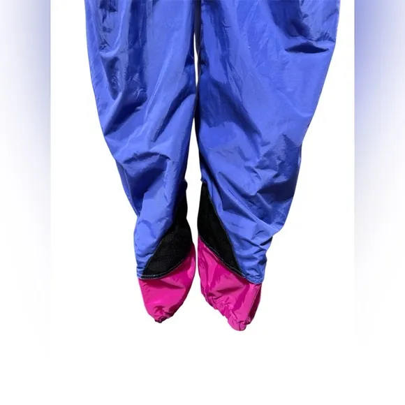 Vintage 90’s Columbia women's Bugaboo blue &amp; pink windbreaker snowsuit. Size M