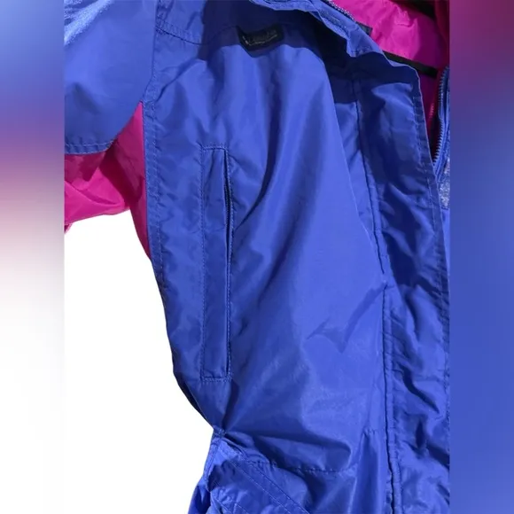 Vintage 90’s Columbia women's Bugaboo blue &amp; pink windbreaker snowsuit. Size M