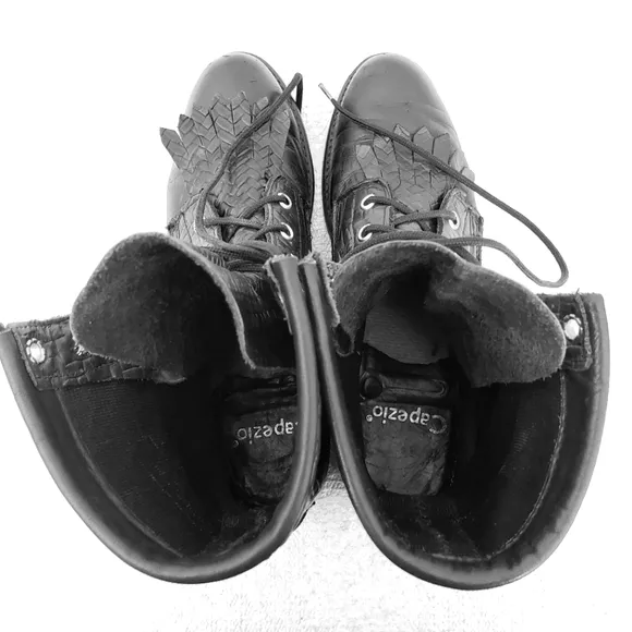 Vintage CAPEZIO Roper Kiltie Boots US 6.5