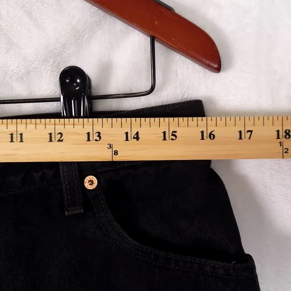 Vintage Levi's 550 Relaxed Fit Tapered Leg 16 Reg Black