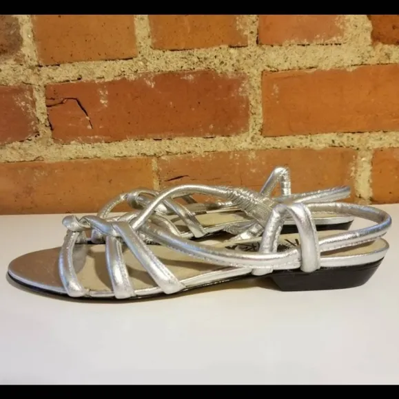 VINTAGE METALLIC SILVER SANDALS 80S CRISS CROSS OPEN TOE SUMMER 90S PREPPY RETRO