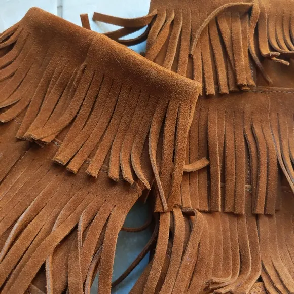 Vintage Minnetonka Caramel Suede Tiered Fringe Moccasin Boots 6M
