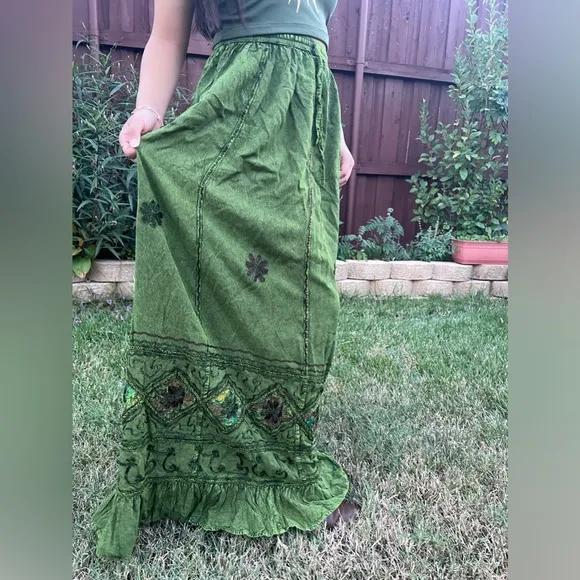 Vintage Vibe Green Embroidered Long Skirt