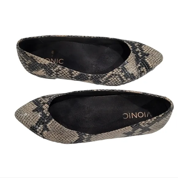 VIONIC Caballo Faux Snakeskin Flat shoes Size 5