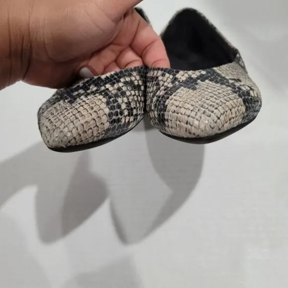 VIONIC Caballo Faux Snakeskin Flat shoes Size 5