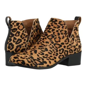 VIONIC ‘Clara’ Leopard Ankle Boots. Size 6
