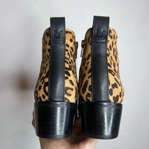 VIONIC ‘Clara’ Leopard Ankle Boots. Size 6