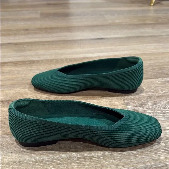 VIVAIA Size 36 Emerald Green Slip-On Knit Flats with Ribbed Texture Square Toe