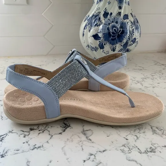 Vivonic leather &amp; Raffia sandals NWOT size 8