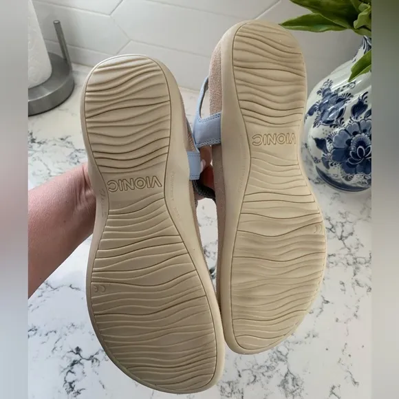 Vivonic leather &amp; Raffia sandals NWOT size 8