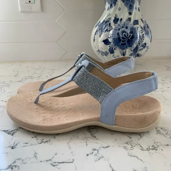 Vivonic leather &amp; Raffia sandals NWOT size 8