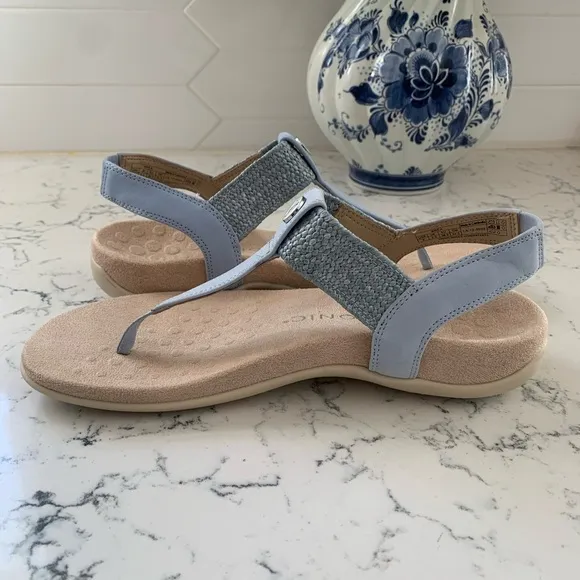 Vivonic leather &amp; Raffia sandals NWOT size 8