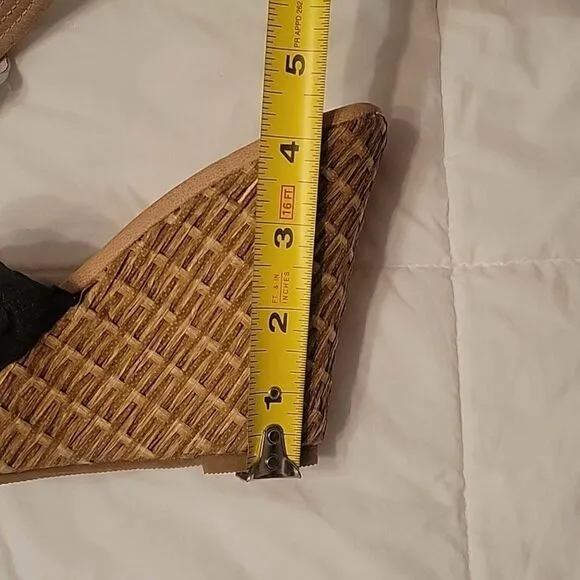 Wedge sandals from Aldo. Size 38 which it says is a 7 in US size
