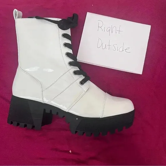 Wild Diva White 7 Eye Lace Up Patent Leather  Chunky Heel Boots Size 7