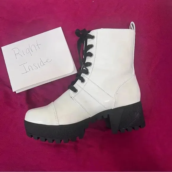 Wild Diva White 7 Eye Lace Up Patent Leather  Chunky Heel Boots Size 7