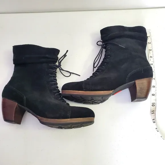 Wolky Dhofar Black Suede Lace Up Boots Size 41