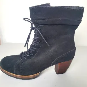 Wolky Dhofar Black Suede Lace Up Boots Size 41