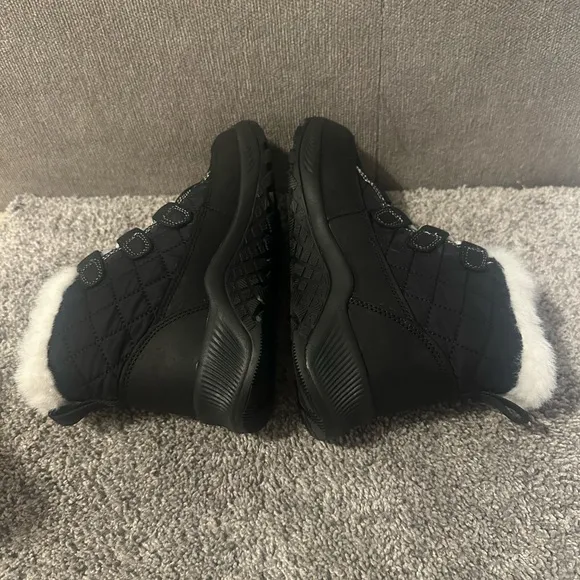 Wolverine Women’s Luton‎ Quilted Waterproof Boots Size 6.5 Wide