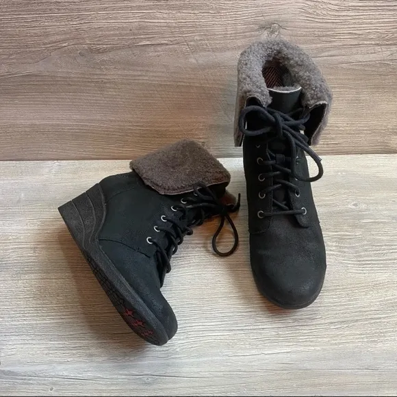 Woman’s Zea UGG suede waterproof lace up wedge ankle boots Fold wool shearling