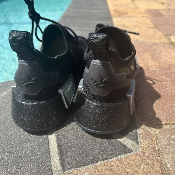 WOMEN'S Adidas NMD R1 Shoes Spectoo Black Iridescent GZ9288