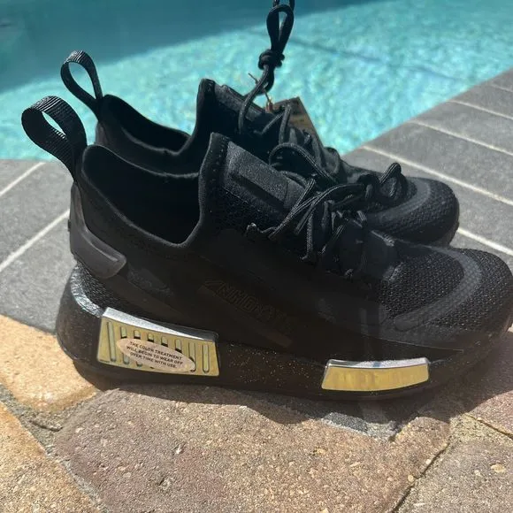 WOMEN'S Adidas NMD R1 Shoes Spectoo Black Iridescent GZ9288