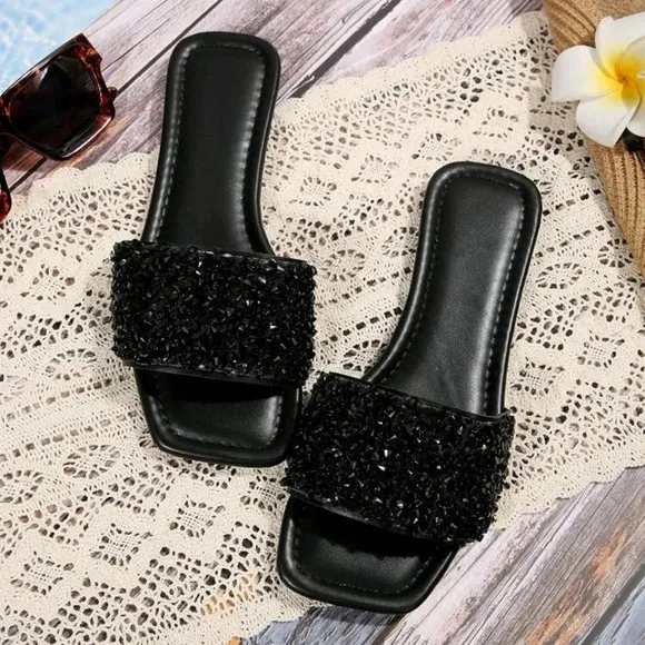 Women's Flat Sandals Plus Size Summer Beach Slippers With Rhinestone Decoration