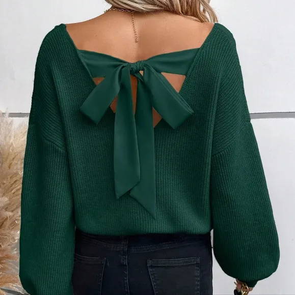 Women's Solid Color Sweater With Back Bow Design