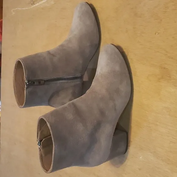 Women’s Thursday Everyday Boot Co TAN BROWN suede Leather Boots nwot