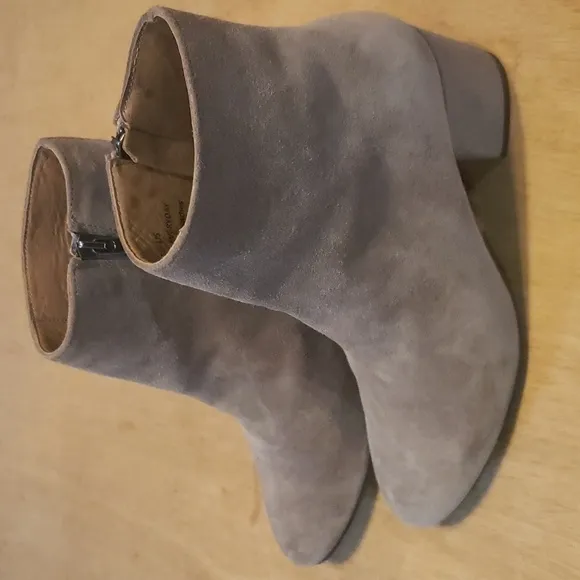 Women’s Thursday Everyday Boot Co TAN BROWN suede Leather Boots nwot